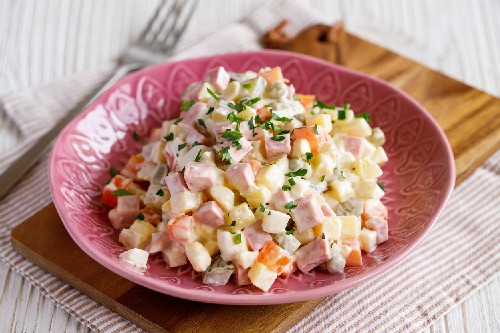 A verdadeira receita de salada francesa Olivier