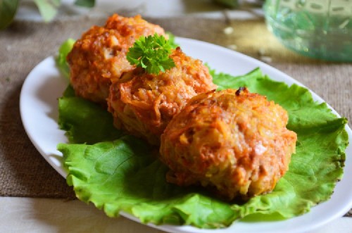 Receita deliciosa de rolinho de repolho preguiçoso com pasta de tomate