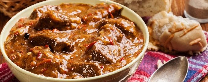 Goulash de porco com molho