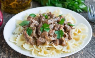 Κλασικό μοσχάρι stroganoff