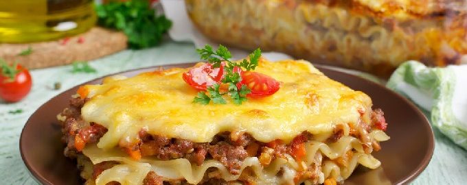 Domowa lasagne z mięsem mielonym