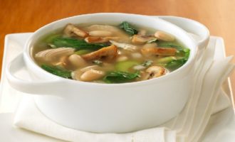 Sopa de cogumelos champignon