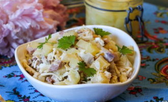 Salada de frango defumado com abacaxi