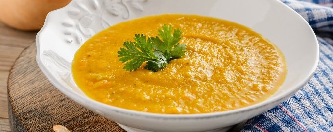 Klasyczna zupa z puree dyniowego